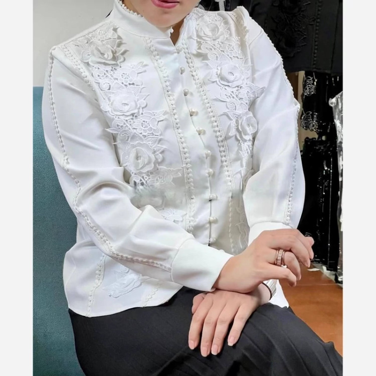 شومیز گل برجسته سایز 40 تا 52