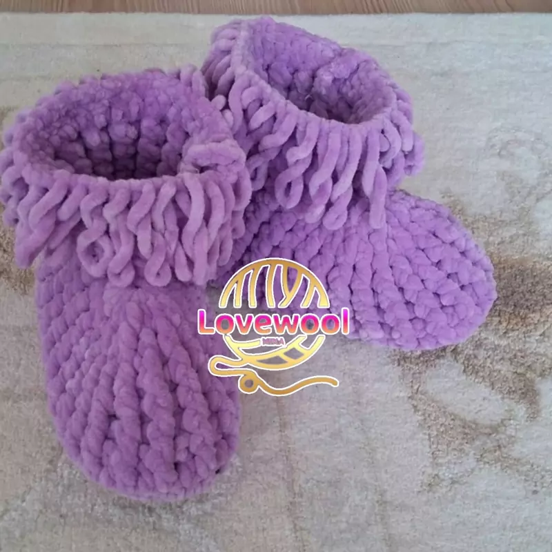 پاپوش ساقدار زنانه مخمل ترک دستبافت آلیزه پافی وارداتی با کفی چرم برای این کار از بهترین متریال ترک استفاده شده