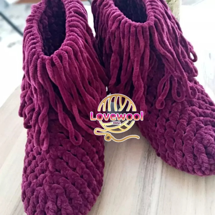 پاپوش ساقدار زنانه مخمل ترک دستبافت آلیزه پافی وارداتی با کفی چرم برای این کار از بهترین متریال ترک استفاده شده