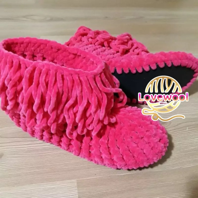 پاپوش ساقدار زنانه مخمل ترک دستبافت آلیزه پافی وارداتی با کفی چرم برای این کار از بهترین متریال ترک استفاده شده