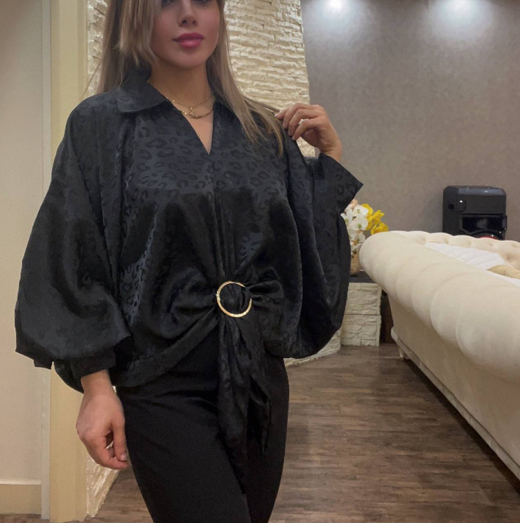 شومیز ساتن طرح پلنگی ژاکارد اعلا وارداتی سایز ۴۰ تا ۵۲