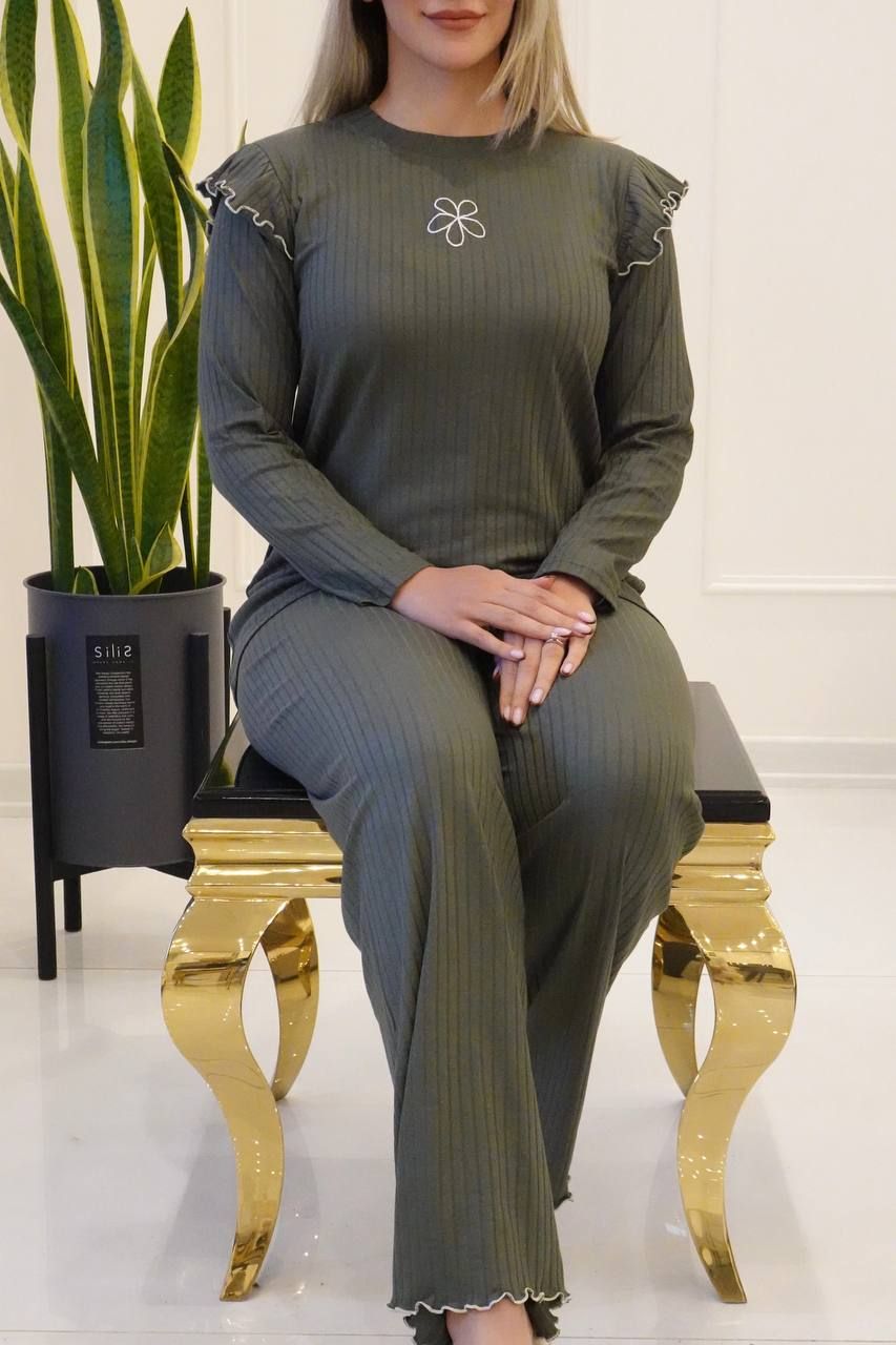 بلوز و شلوار مدل ژور سینه گلدوزی سایز ۳۸ تا ۴۶ و ۴۸ ریز